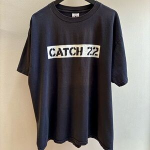 Catch 22 VTG late 90s black Joseph Heller quote bomb graphic T-shirt XL Delta